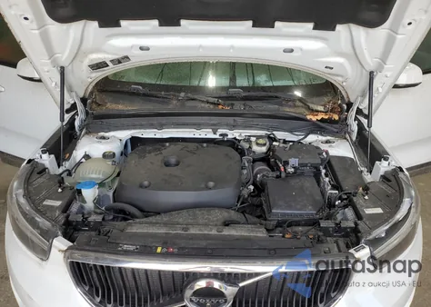 2019 Volvo Xc40 T5 Momentum z USA, uszkodzony, nr VIN YV4162UK1K2047858